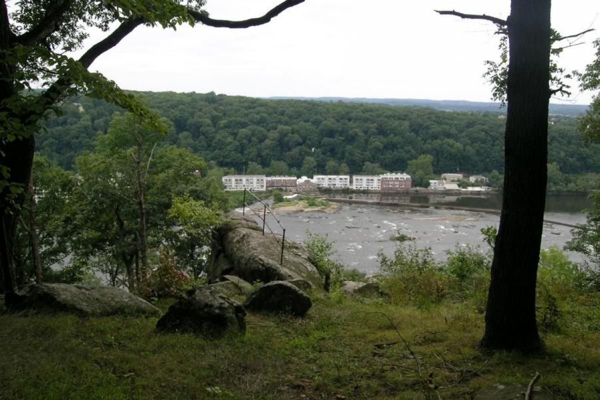 View across Delaware River from Washington's Rock